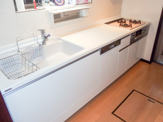 キッチンリフォーム ビルトイン食洗機でワークトップがすっきりしたキッチン