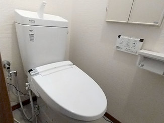 トイレリフォーム 予算をおさえて一新した、清潔感のあるトイレ空間