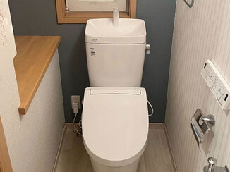 トイレリフォーム 快適に使える2か所のトイレとスタイリッシュな門柱